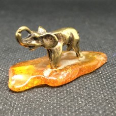 Фигурка бронзовая на Янтаре (Слон)