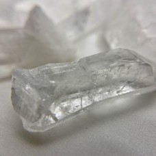 кристалл горный хрусталь 4см необработ.